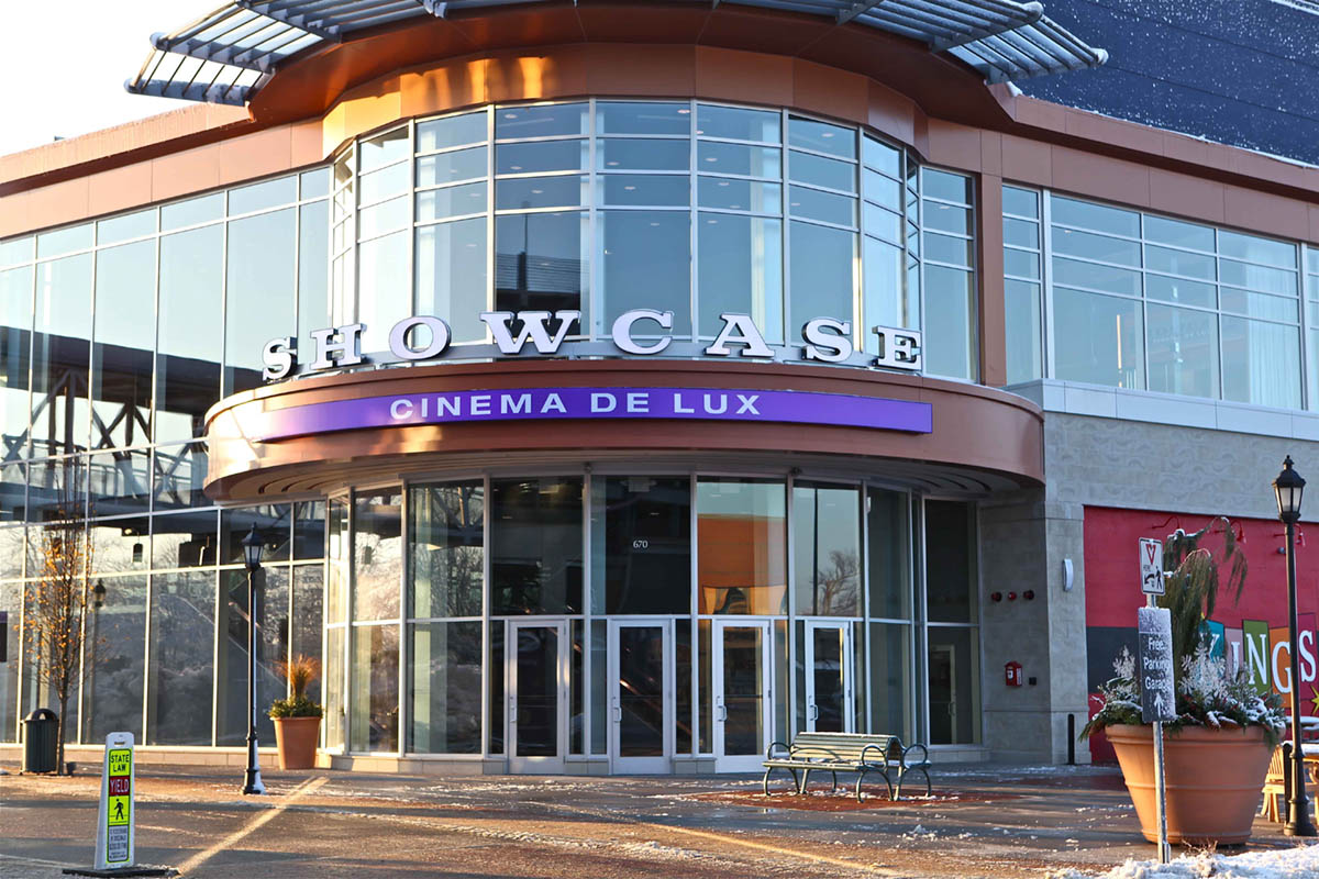 Showcase Cinemas at Legacy Place – Dedham, MA